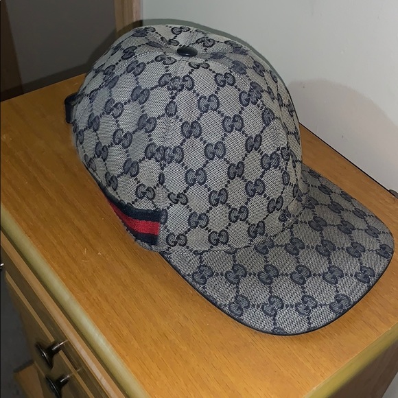 Other - Gucci baseball hat
